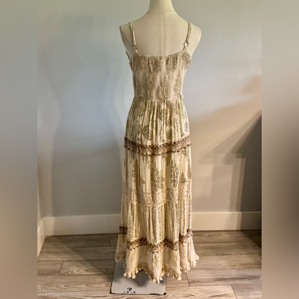 Chic Cream and Gold Lace Maxi Dress NWOT - Picture 4 of 10